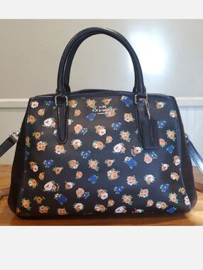 Like NEW Coach Margot Carryall With Rose Print